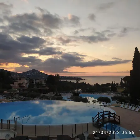 4p Vue Calme Cap Esterel Сен-Рафаэль